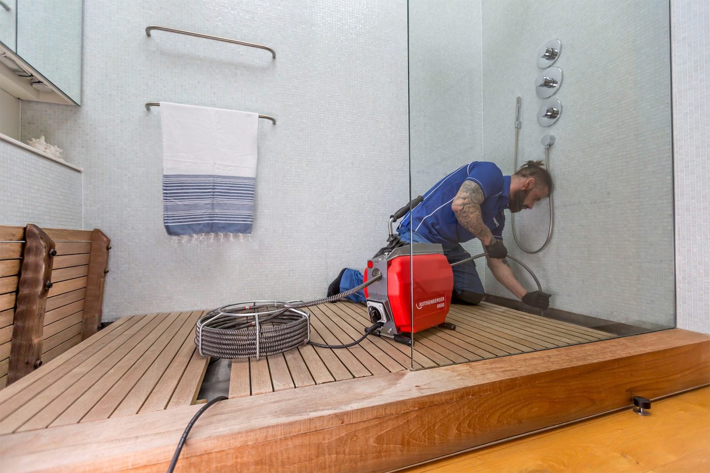 Aspect drainage engineers - clearing blocked shower drains