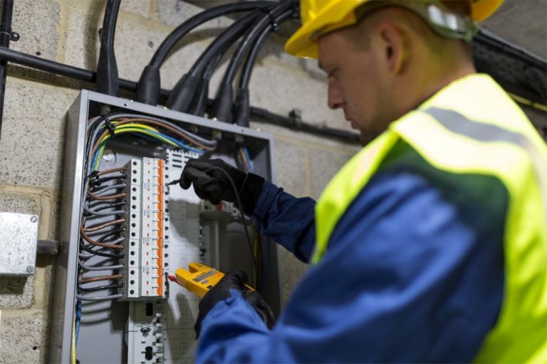 Aspect electricians; 24 hour emergency service