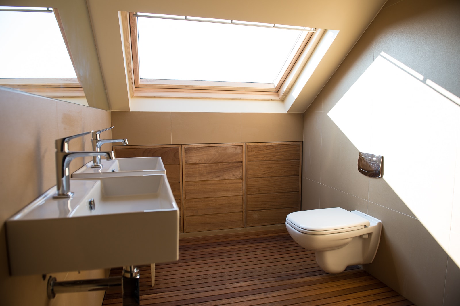 Bathroom refurbishment by Aspect. Finished bathroom in loft conversion
