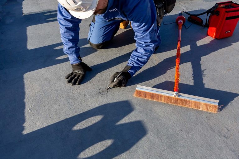 Finding and repairing leaks in flat roof coverings
