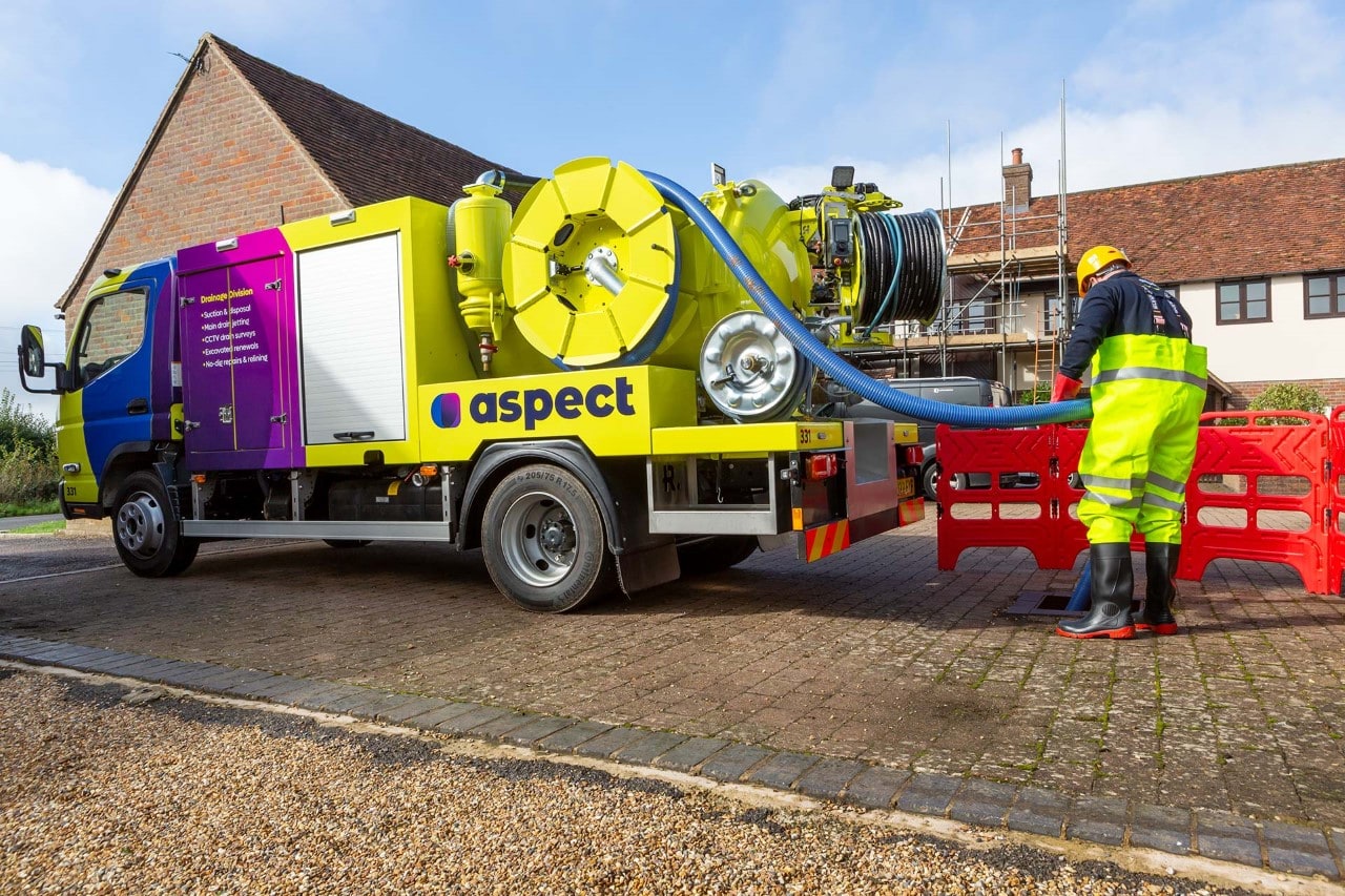 Clearing a blocked drain with a suction tanker