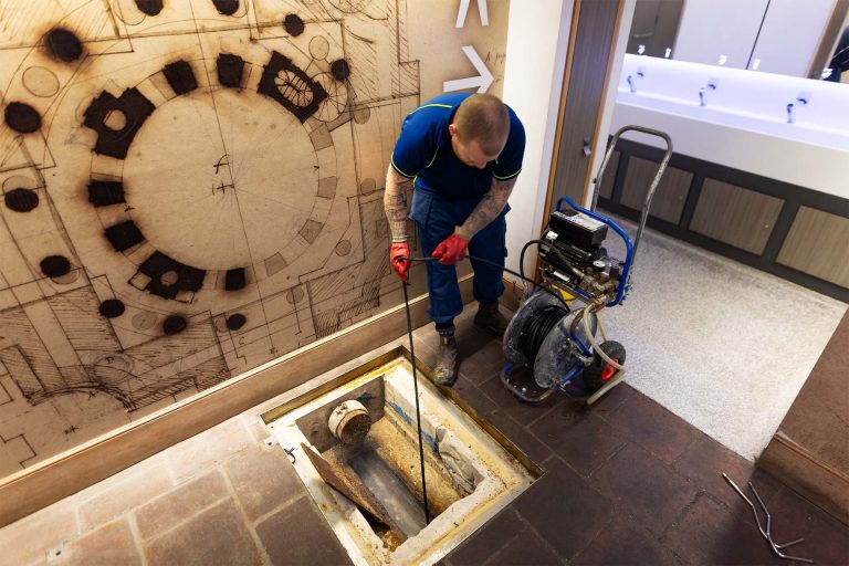 Aspect drain unblocking and cleaning service with high pressure jetters