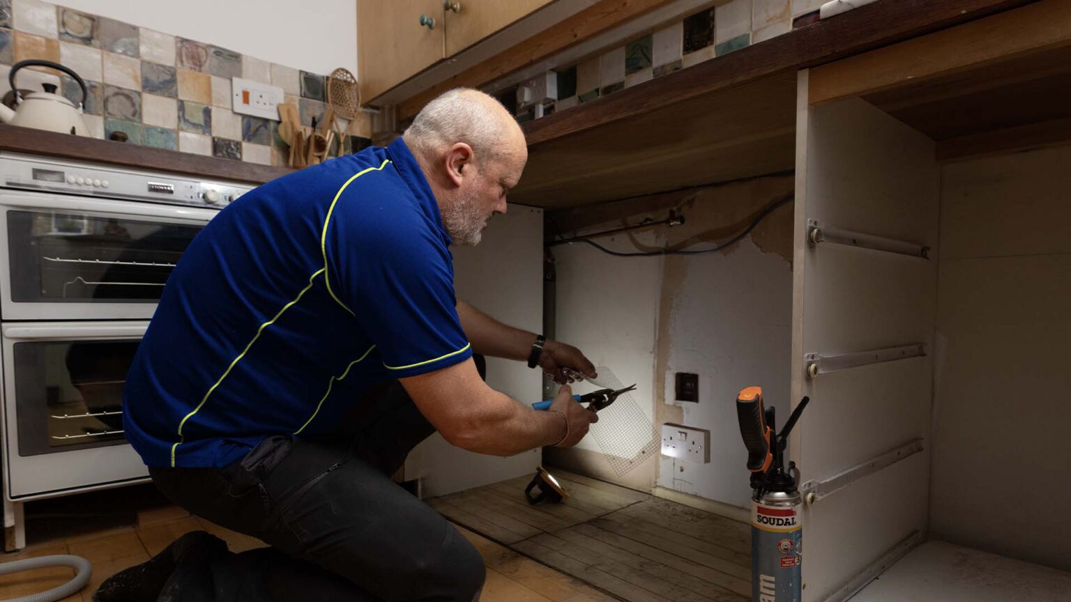 An Aspect pest controller uses expandable foam and wire mesh to seal a hole in a cavity walls to proof against rodent entry.