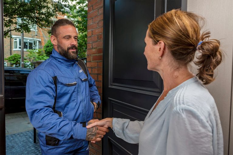 Drainage engineers in London clearing blockages